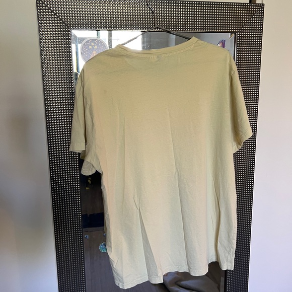 Pale yellow t-shirt - Picture 3 of 3